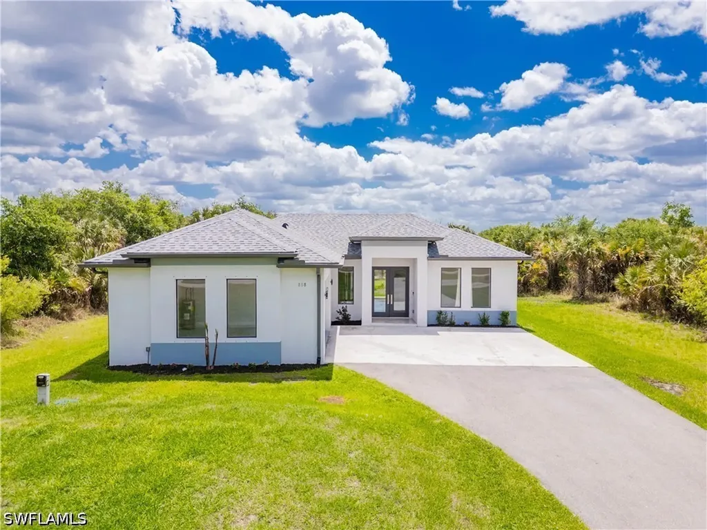808 37th Avenue NW Naples FL 34120