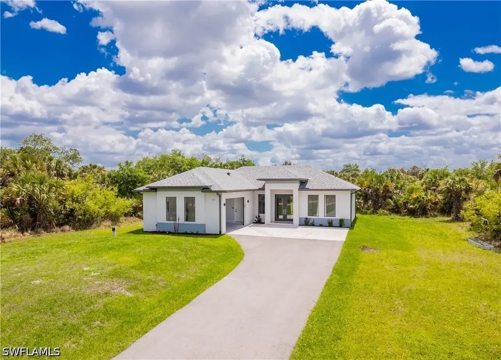 808 37th Avenue NW Naples FL 34120