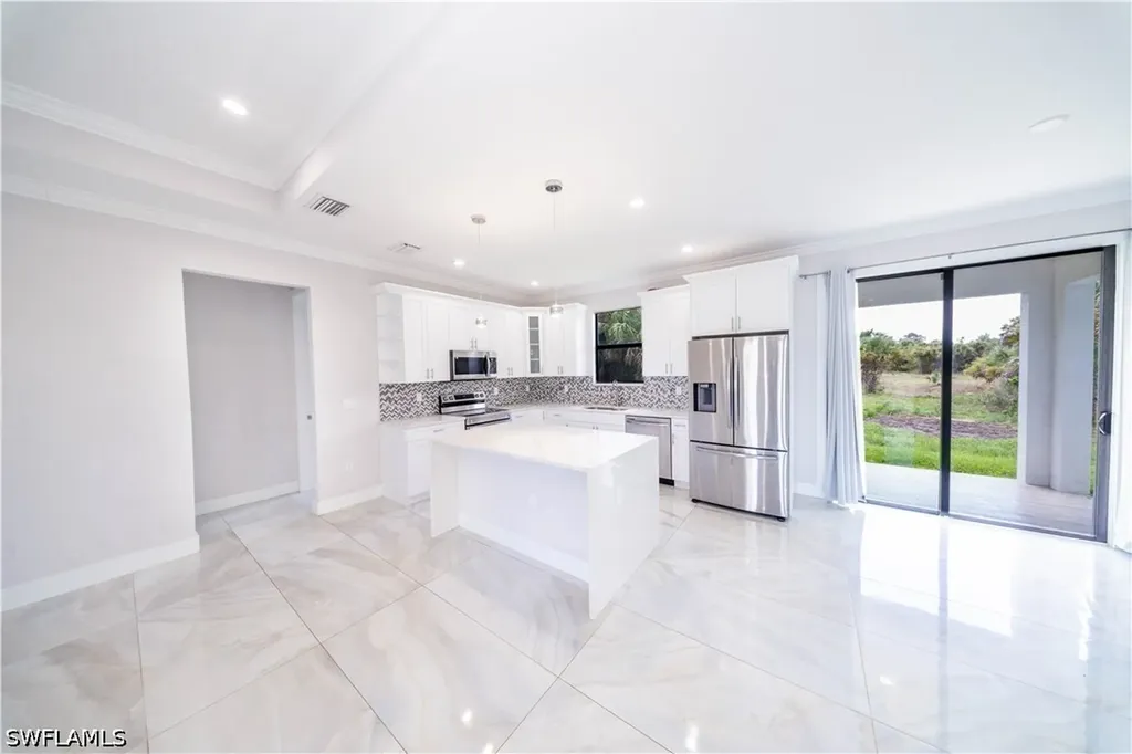 808 37th Avenue NW Naples FL 34120
