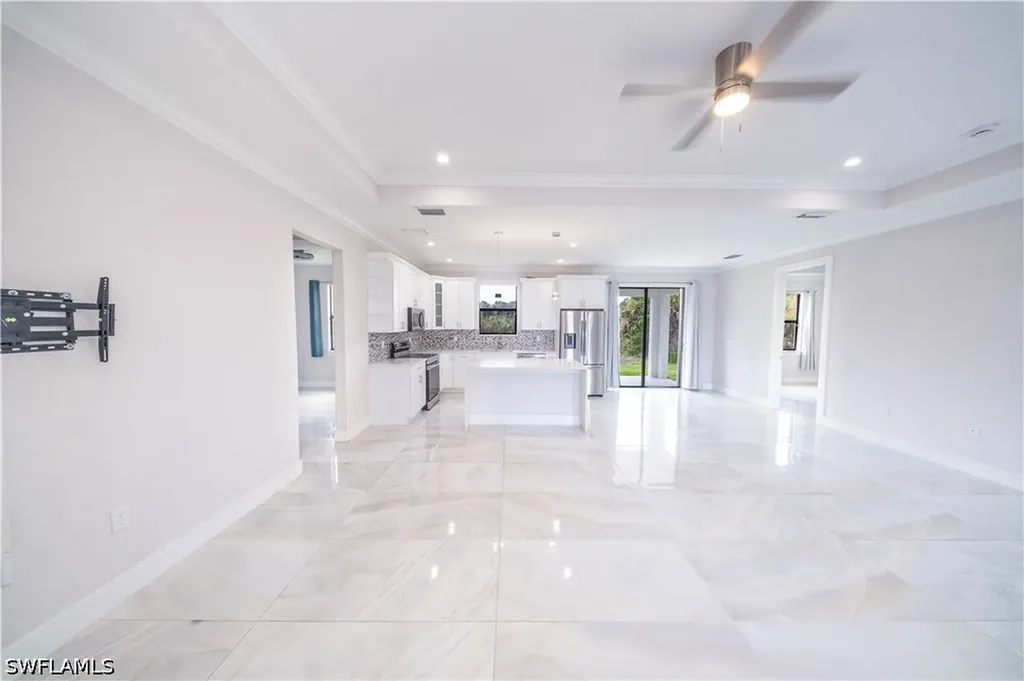 808 37th Avenue NW Naples FL 34120