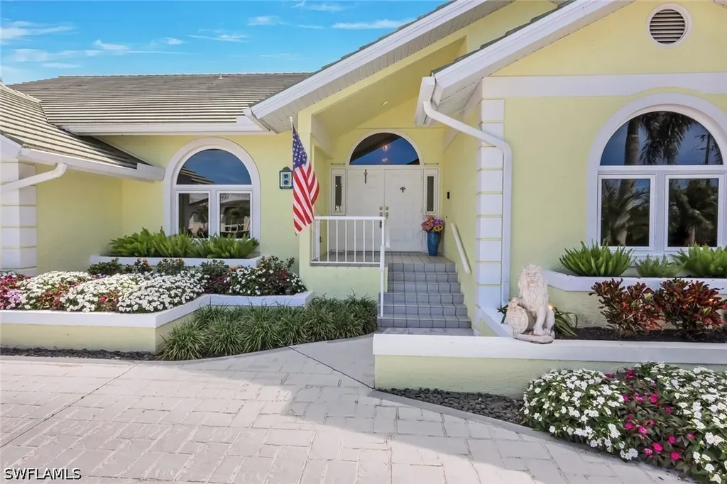 2147 Snook Drive Naples FL 34102