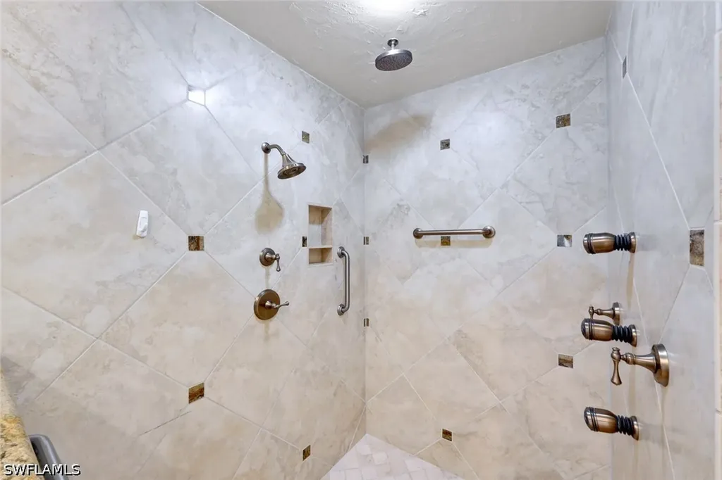 2147 Snook Drive Naples FL 34102