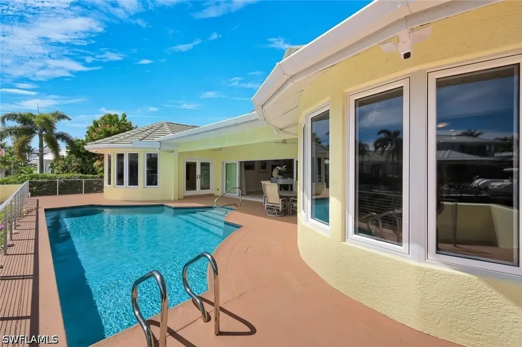 2147 Snook Drive Naples FL 34102