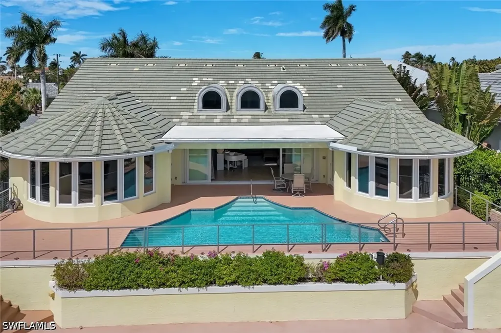 2147 Snook Drive Naples FL 34102