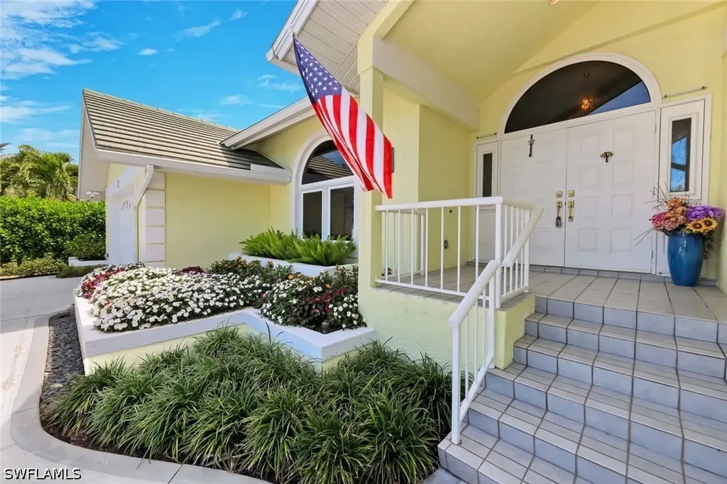 2147 Snook Drive Naples FL 34102