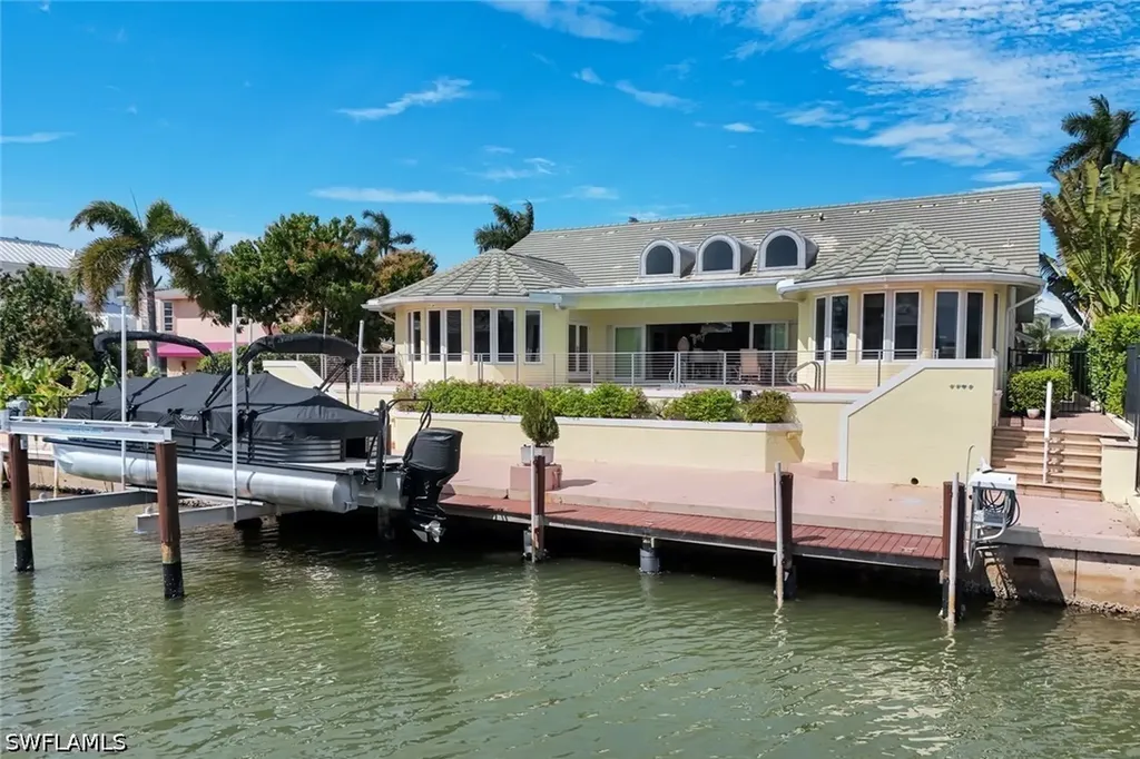 2147 Snook Drive Naples FL 34102