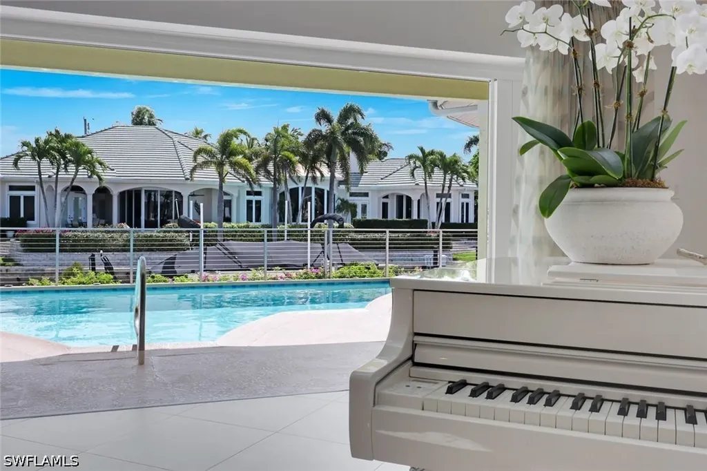 2147 Snook Drive Naples FL 34102