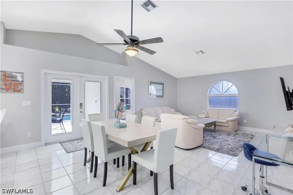 718 95th Avenue N Naples FL 34108