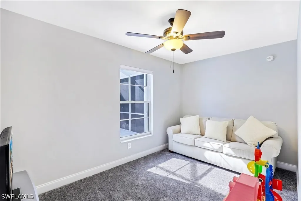 718 95th Avenue N Naples FL 34108