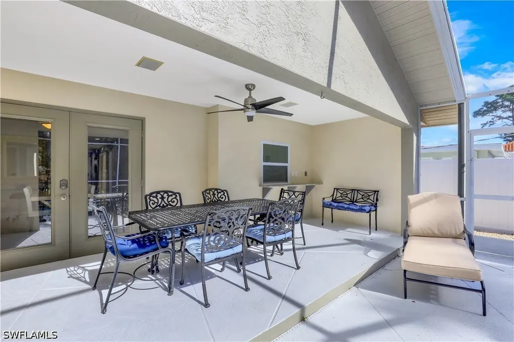 718 95th Avenue N Naples FL 34108