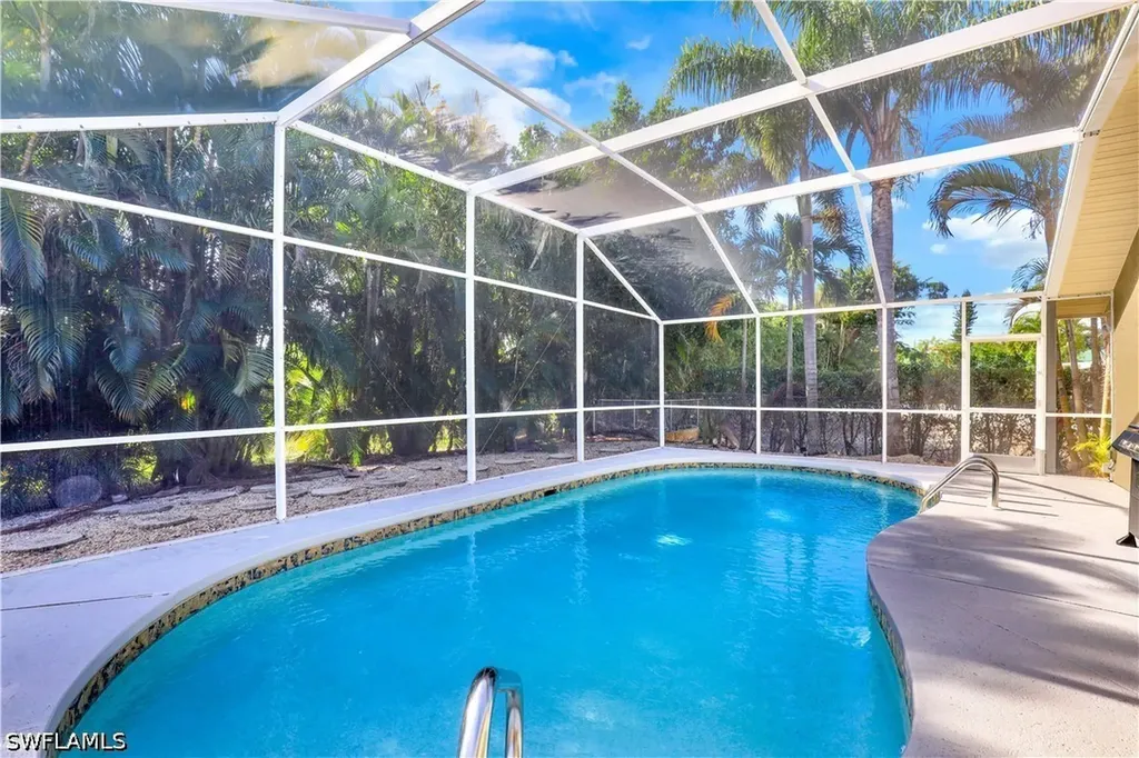 718 95th Avenue N Naples FL 34108