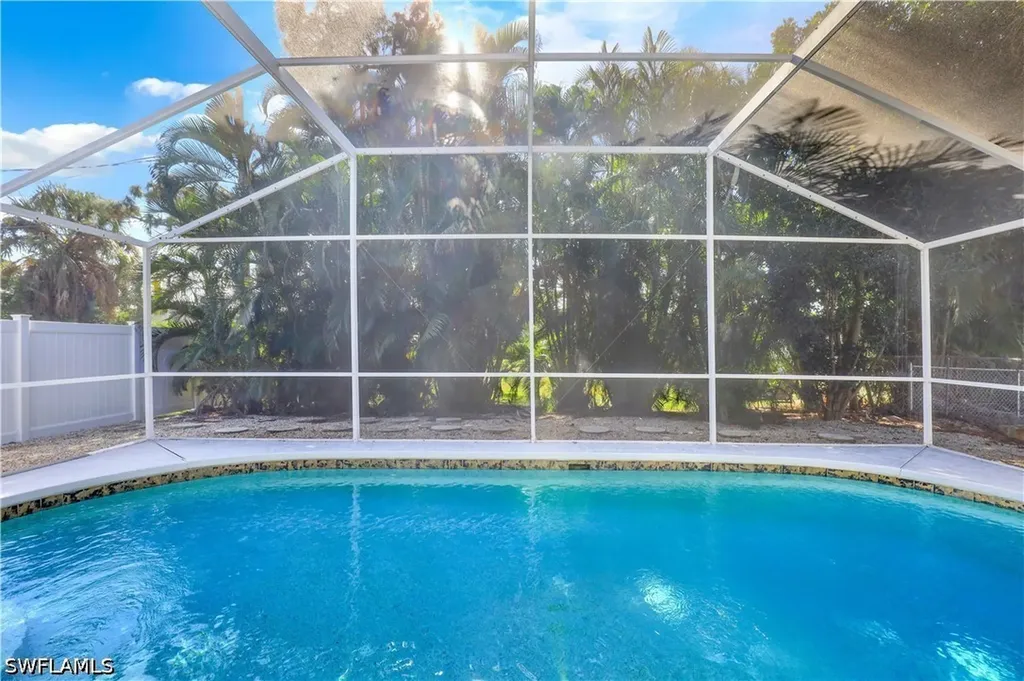 718 95th Avenue N Naples FL 34108