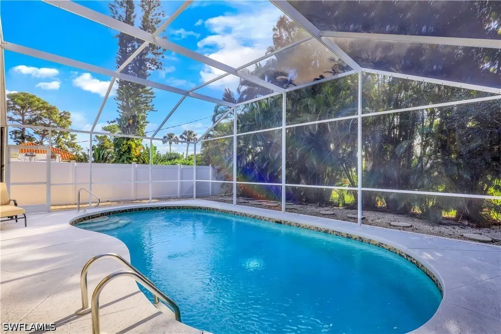 718 95th Avenue N Naples FL 34108