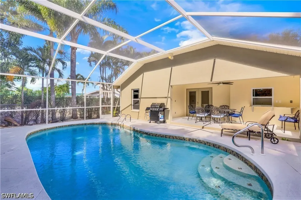 718 95th Avenue N Naples FL 34108