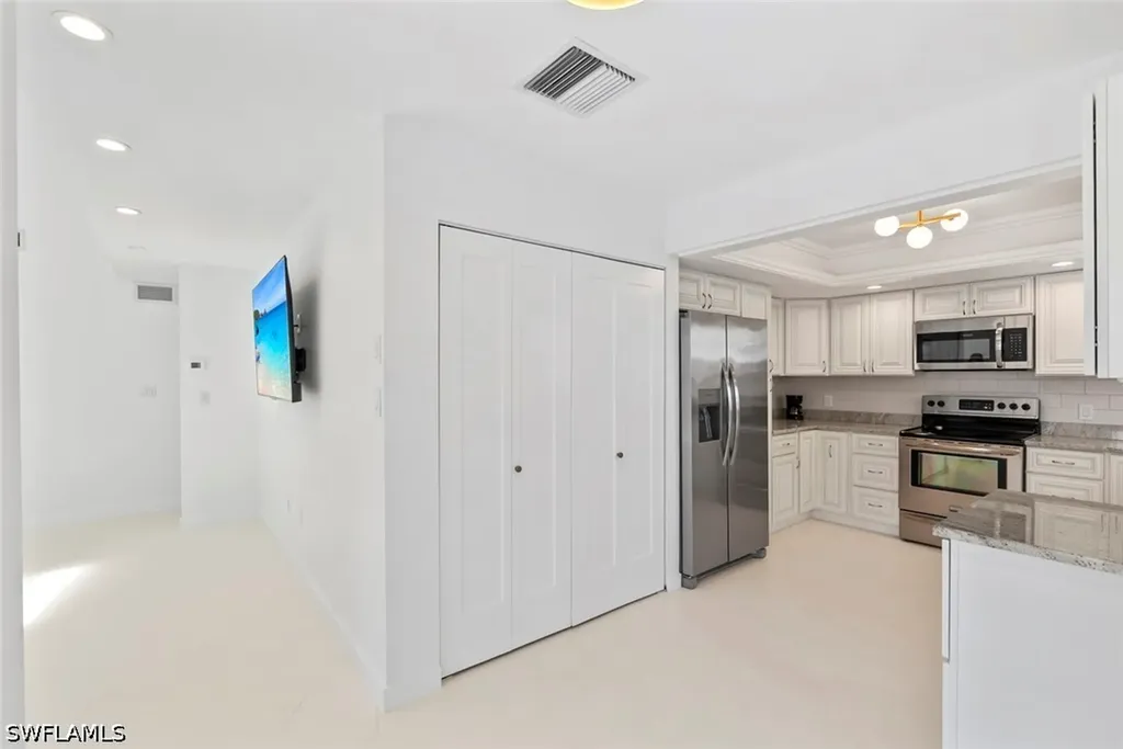 879 Meadowland Drive Naples FL 34108