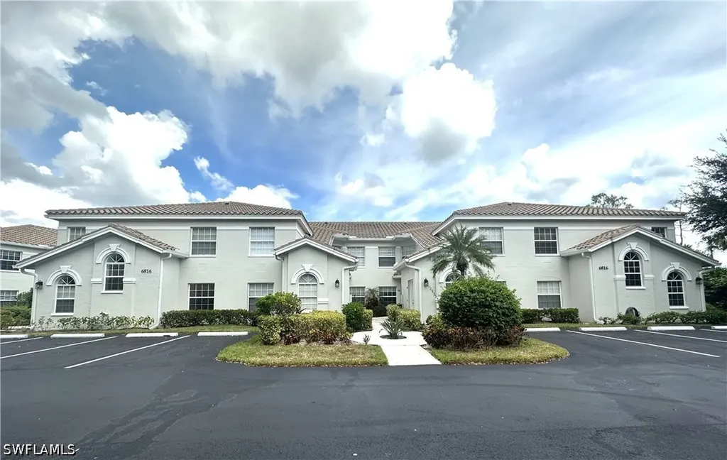 6816 Satinleaf Road S Naples FL 34109