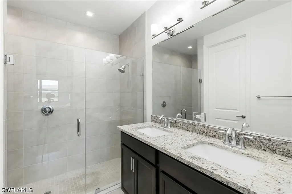 7572 Carnegie Way Naples FL 34119