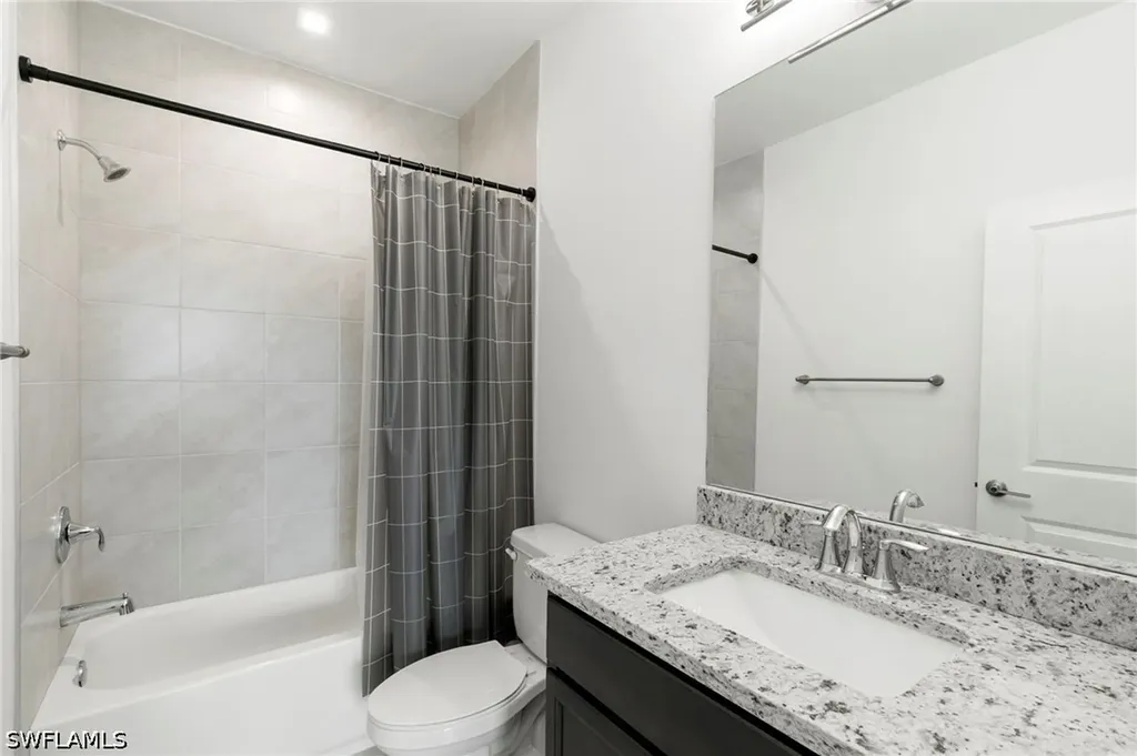 7572 Carnegie Way Naples FL 34119