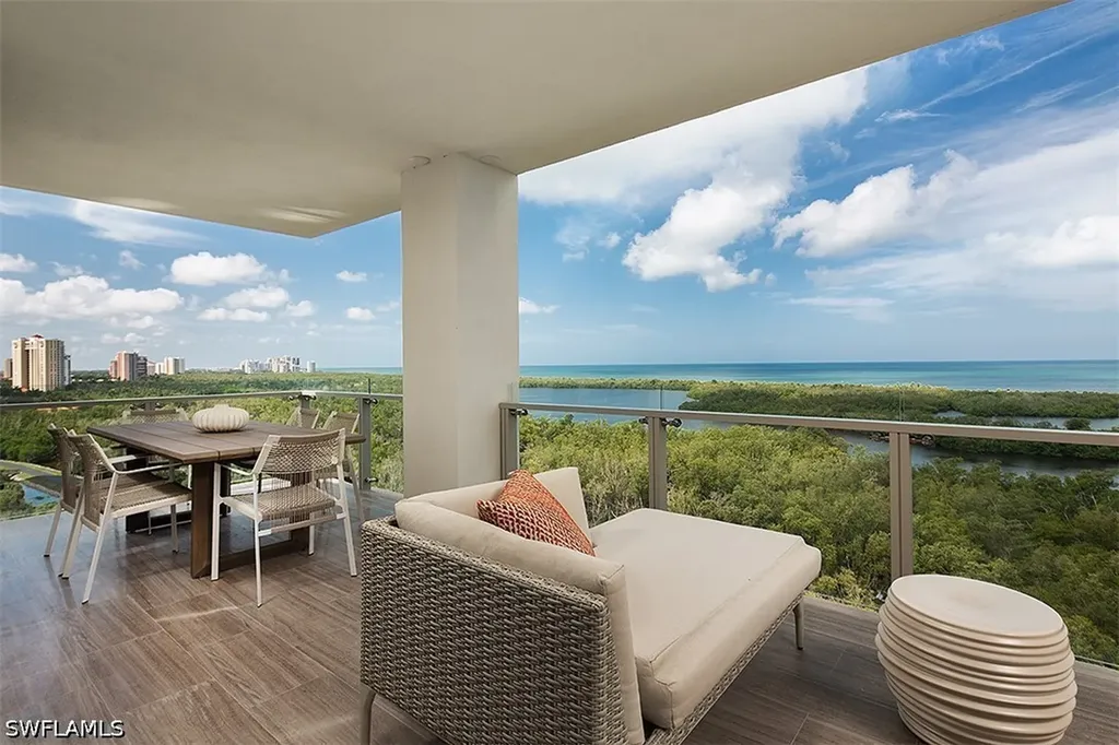 Naples FL, 6897 Grenadier Boulevard, Unit 1001