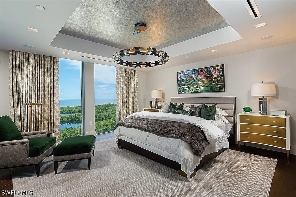 6897 Grenadier Boulevard Naples FL 34108