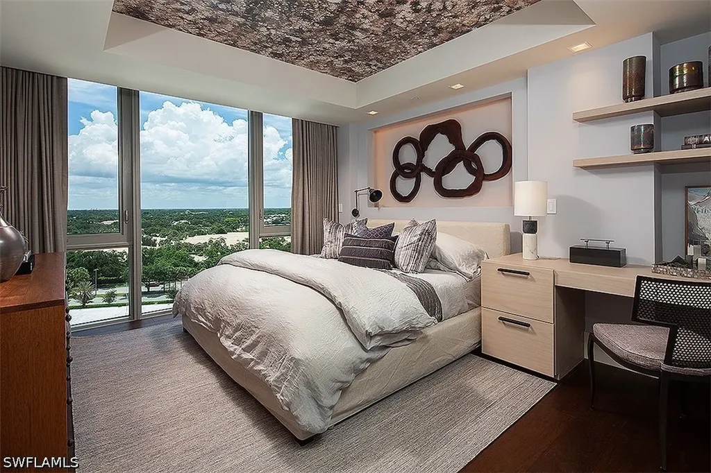 6897 Grenadier Boulevard Naples FL 34108