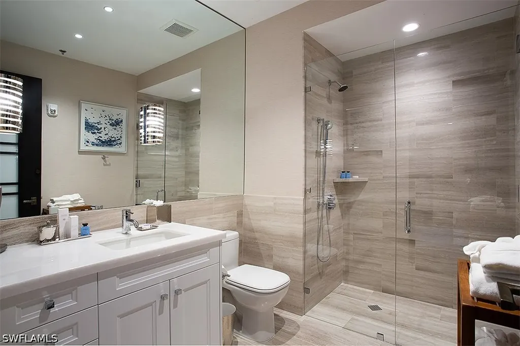 6897 Grenadier Boulevard Naples FL 34108