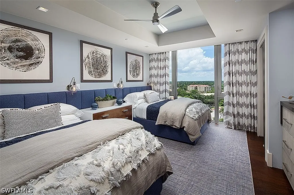 6897 Grenadier Boulevard Naples FL 34108