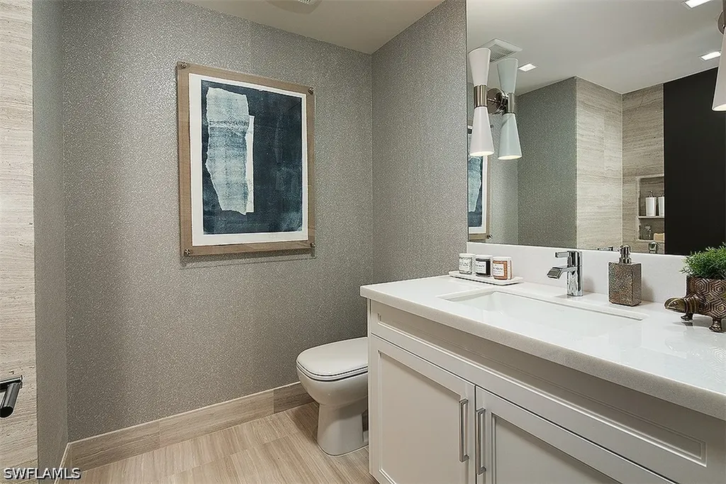 6897 Grenadier Boulevard Naples FL 34108