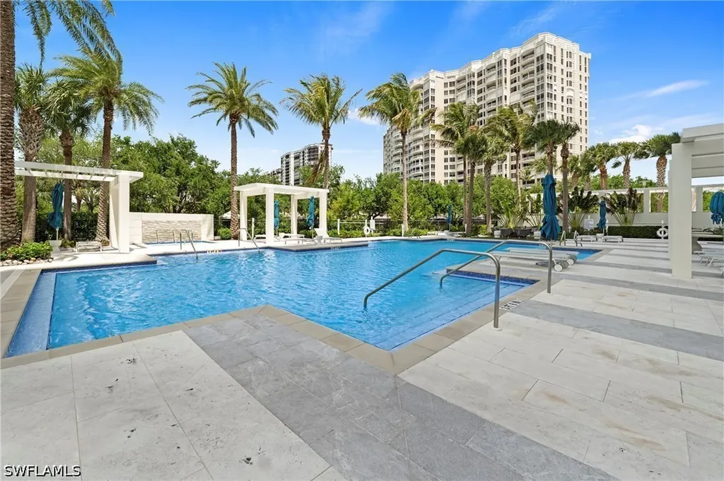 6897 Grenadier Boulevard Naples FL 34108