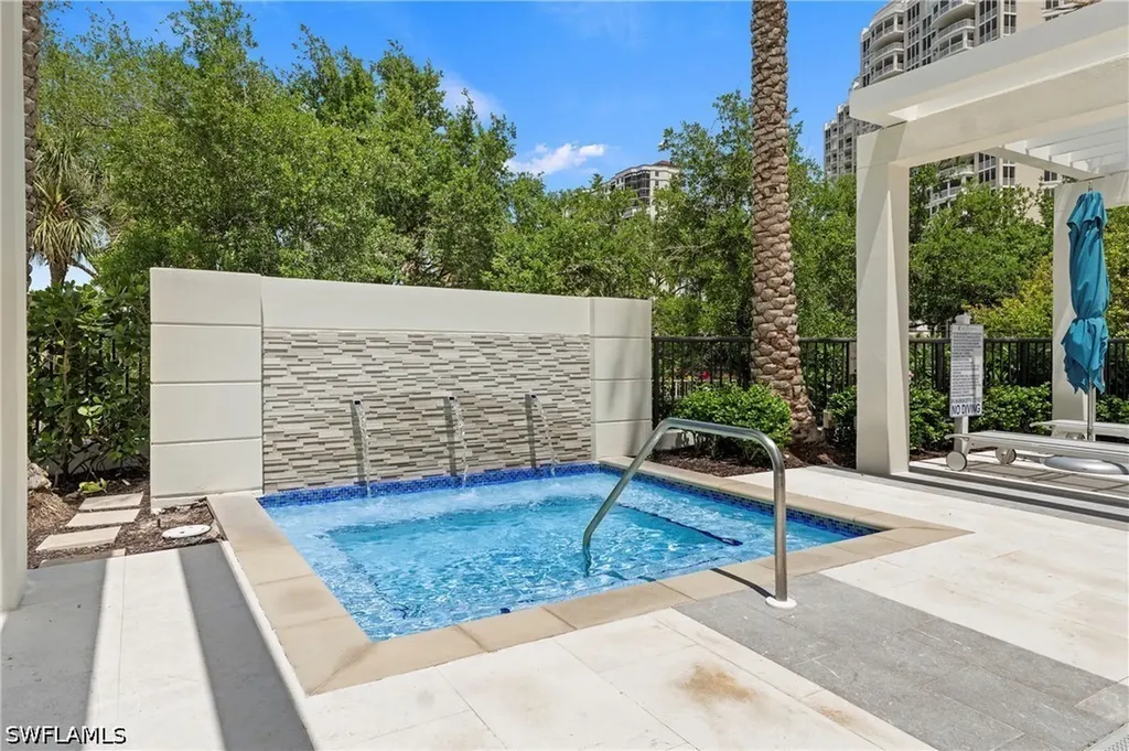 6897 Grenadier Boulevard Naples FL 34108