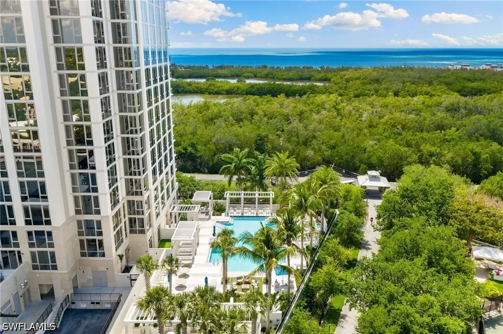 6897 Grenadier Boulevard Naples FL 34108