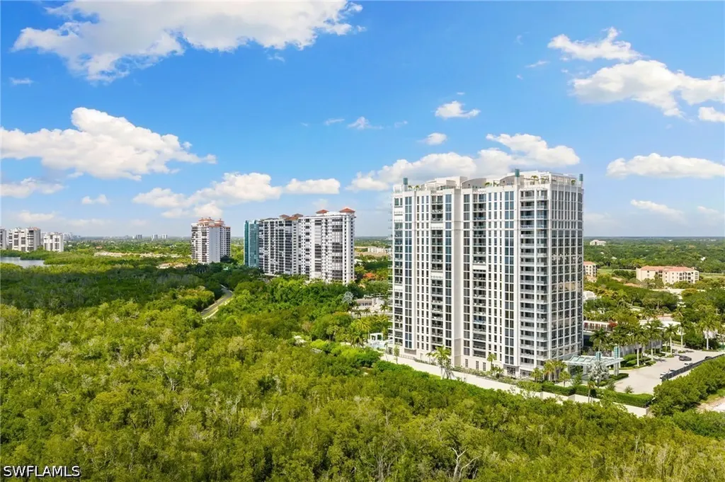 6897 Grenadier Boulevard Naples FL 34108