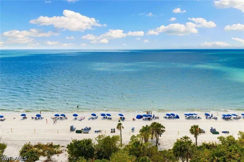 6897 Grenadier Boulevard Naples FL 34108