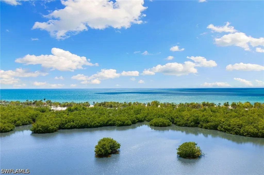 6897 Grenadier Boulevard Naples FL 34108