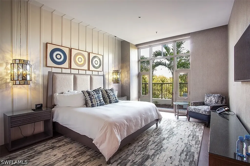 6897 Grenadier Boulevard Naples FL 34108