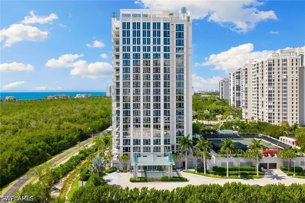 6897 Grenadier Boulevard Naples FL 34108