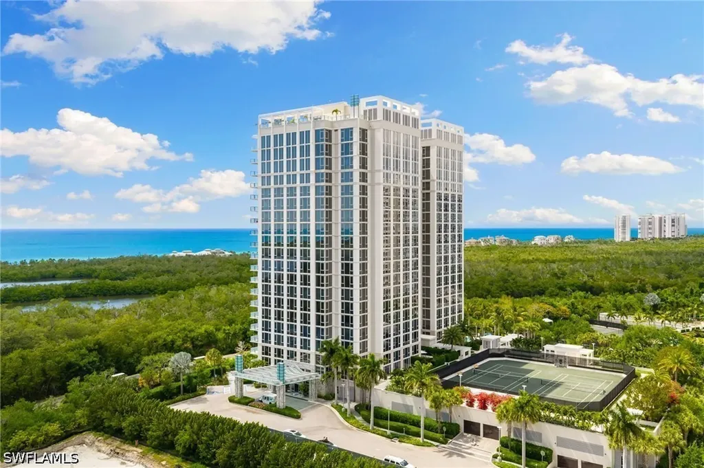 6897 Grenadier Boulevard Naples FL 34108