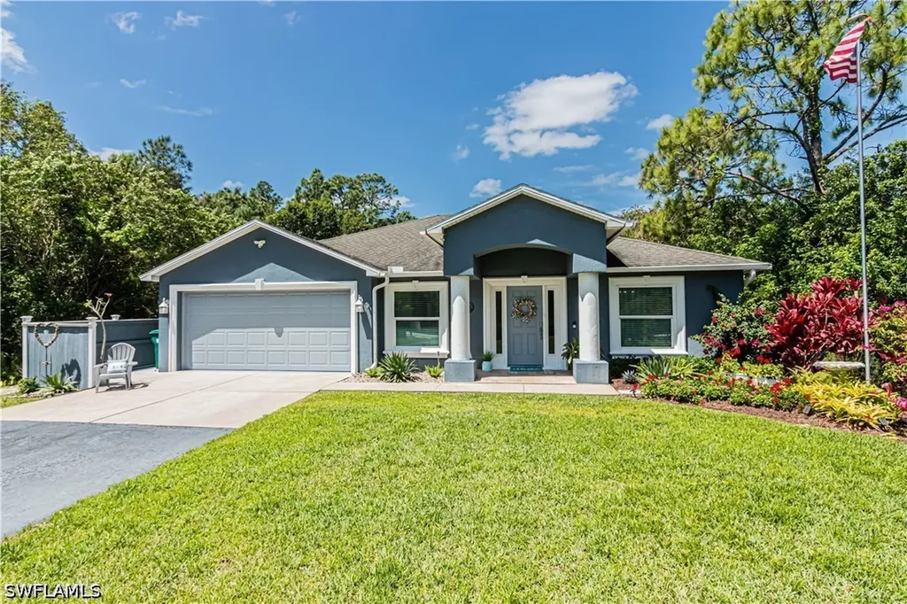 6685 Everglades Boulevard N Naples FL 34120