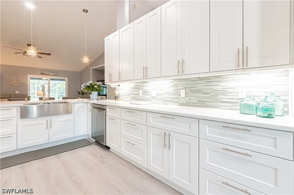 6685 Everglades Boulevard N Naples FL 34120