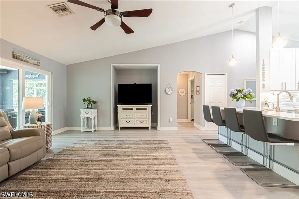 6685 Everglades Boulevard N Naples FL 34120