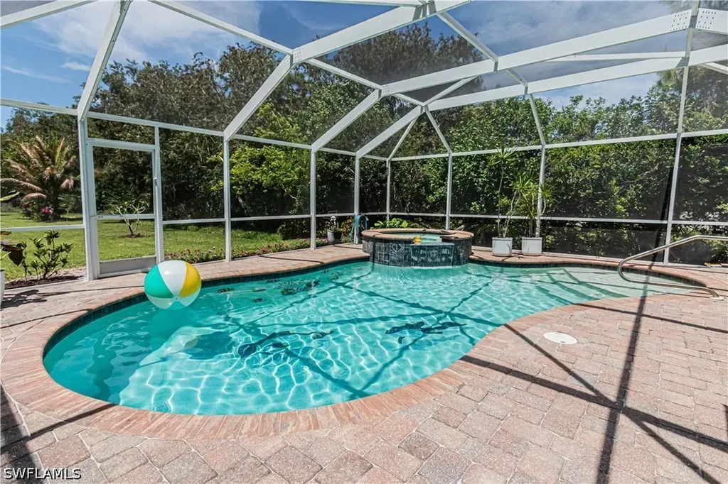 6685 Everglades Boulevard N Naples FL 34120