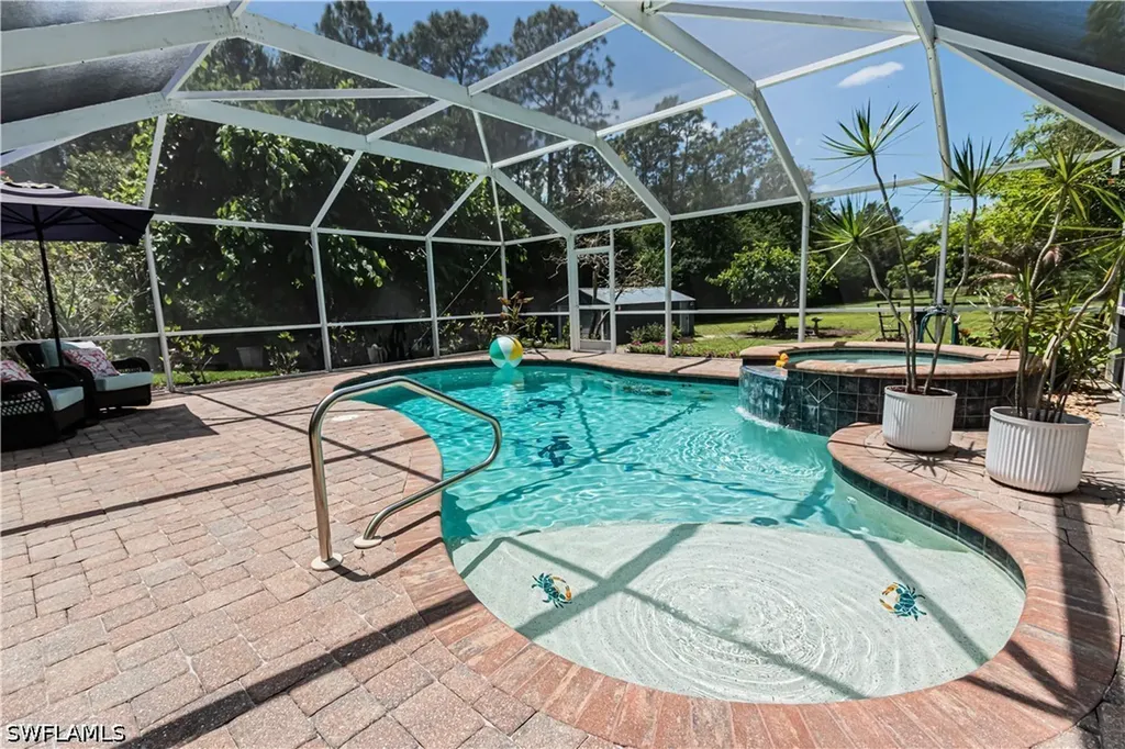 6685 Everglades Boulevard N Naples FL 34120