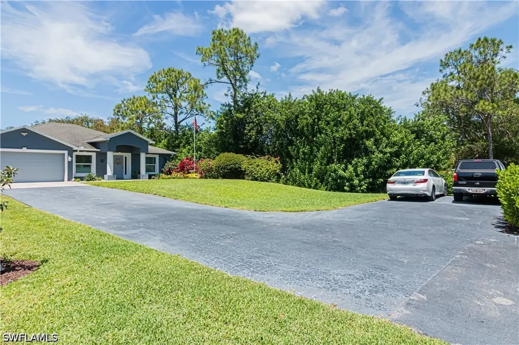 6685 Everglades Boulevard N Naples FL 34120