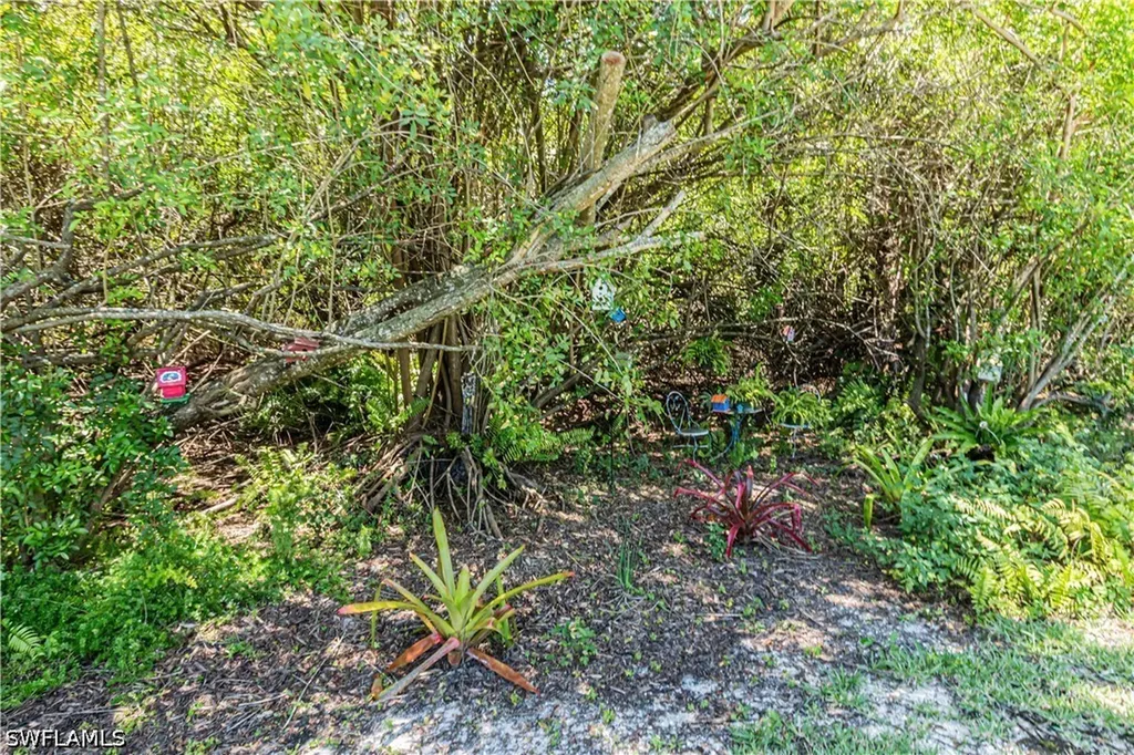 6685 Everglades Boulevard N Naples FL 34120