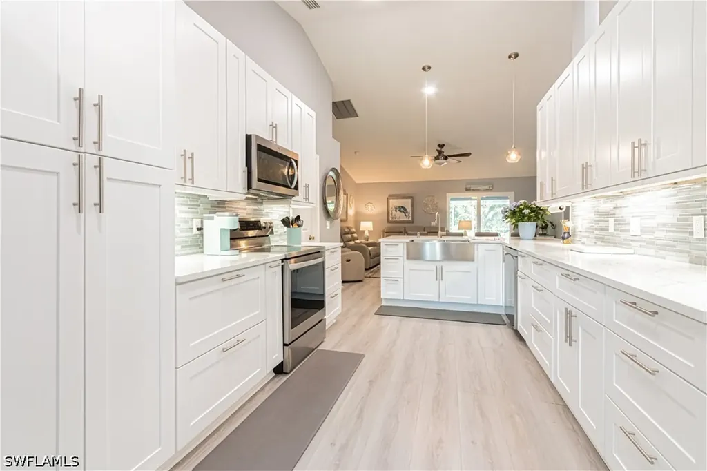 6685 Everglades Boulevard N Naples FL 34120