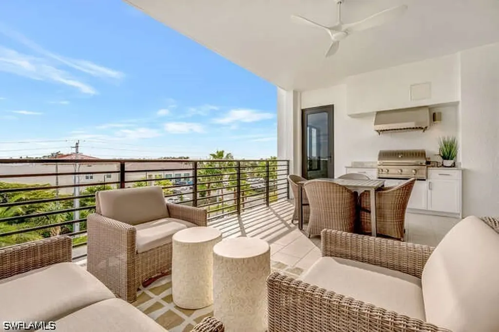 1125 Central Avenue Naples FL 34102