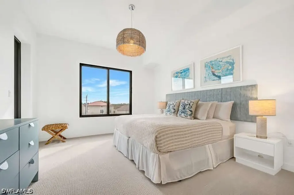 1125 Central Avenue Naples FL 34102