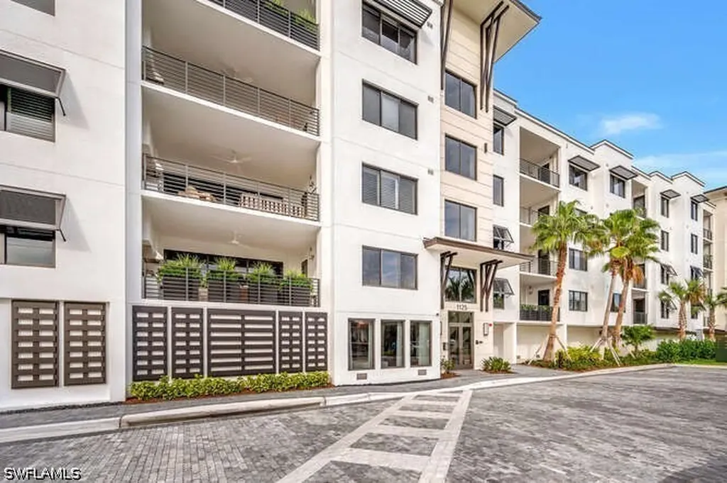 1125 Central Avenue Naples FL 34102