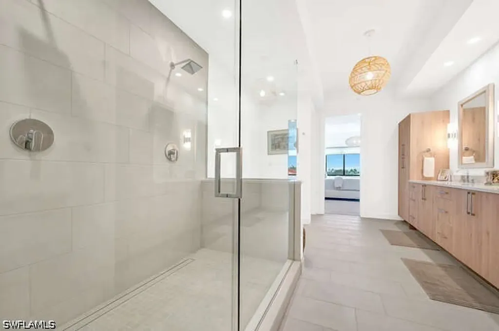 1125 Central Avenue Naples FL 34102