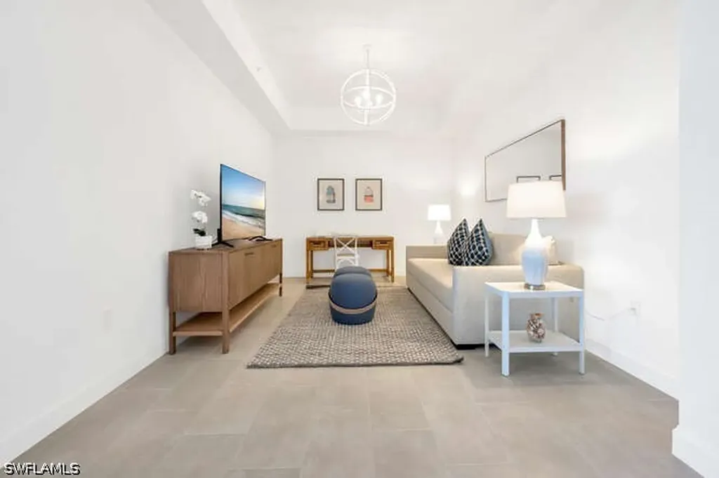 1125 Central Avenue Naples FL 34102